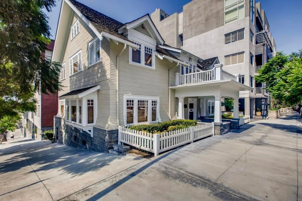1643 6Th AVE