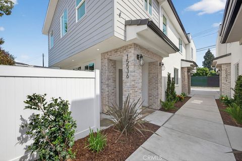 Photo of 15336 Colorado Avenue, Paramount, CA 90723 (MLS # PW26059585)