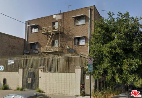 Photo of 2323 W 11th Street, Los Angeles, CA 90006 (MLS # 26852765)