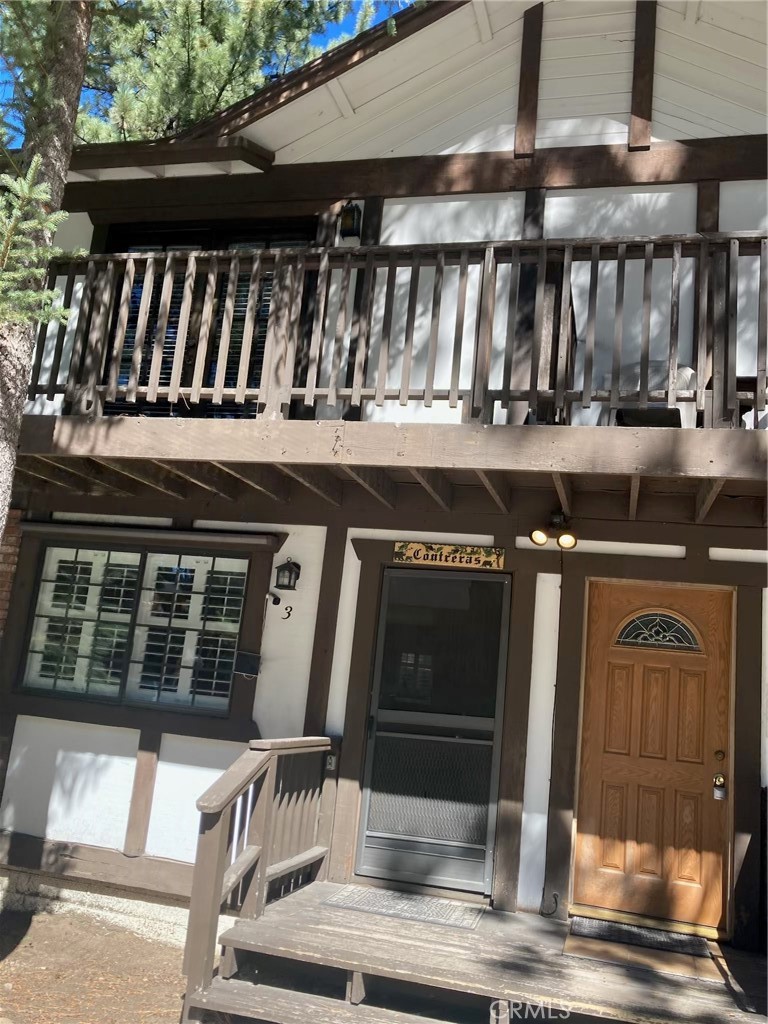 Must see cozy condo, steps away to Summit Slopes. 10 minutes away from Big Bear Village and local Market and stores.
Seller is including all furniture with appliances.
Garage is used as a game room, can be converted back to a functioning garage.