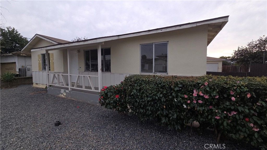 Photo of 719 Erica Street, Escondido, CA 92027 (MLS # OC26014599)