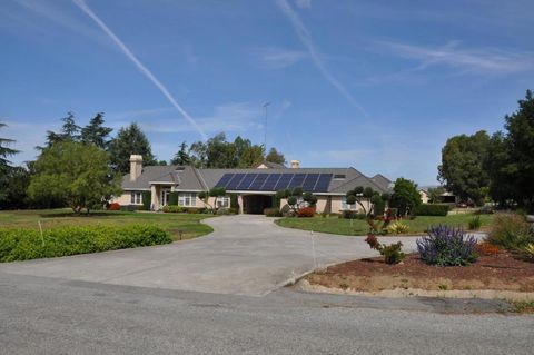 Photo of Hollister, CA 95023 (MLS # ML82044233)