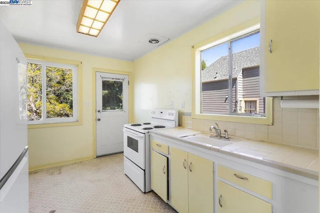 Alameda, California 94501, United States, ,Residential,Active,186942