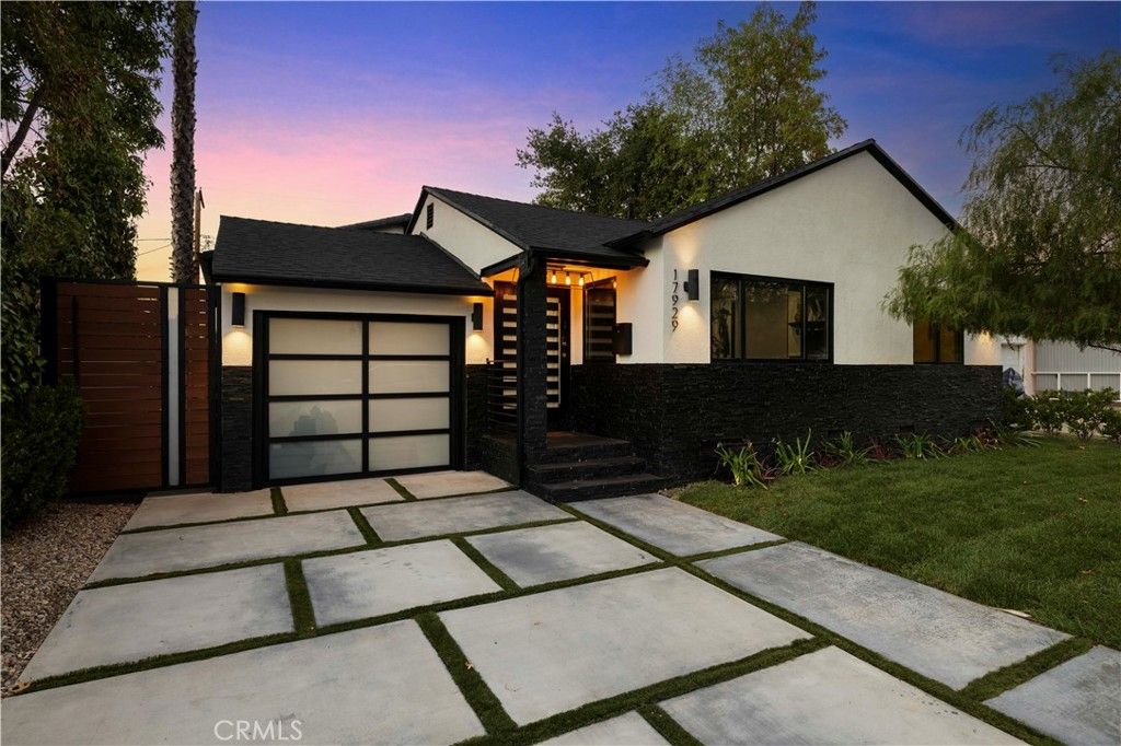 Photo of 17929 Martha Street, Encino, CA 91316 (MLS # SR25234302)