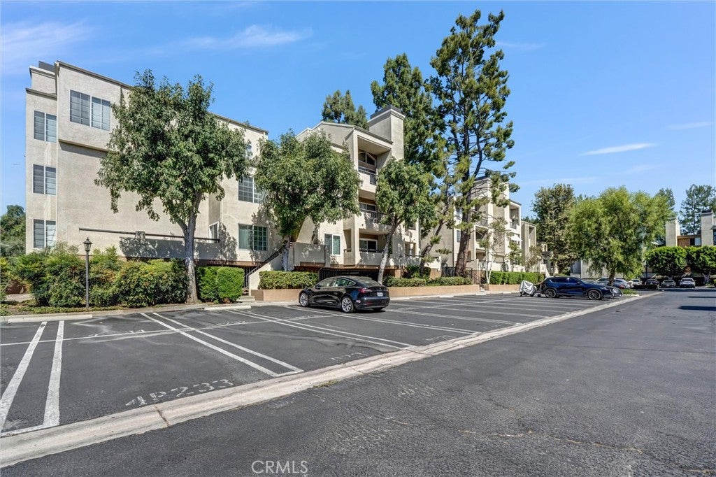 5500 Owensmouth Ave AVE 122, Woodland Hills CA 91367