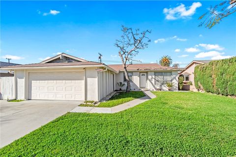 Photo of 6431 Brown Cir, Huntington Beach, CA 92647 (MLS # OC26041976)