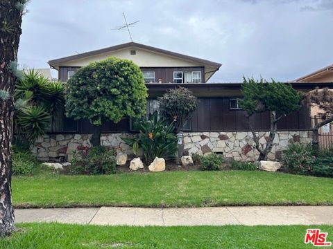 Photo of 10702 Crenshaw Boulevard #5, Inglewood, CA 90303 (MLS # 26632293)