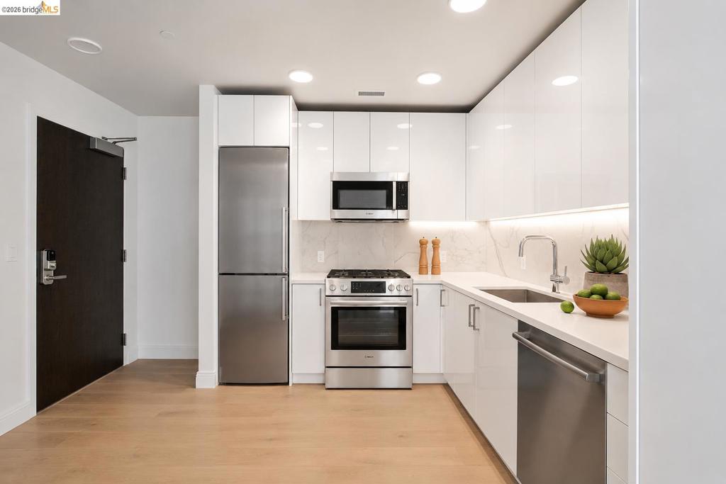 588 Minna St 603