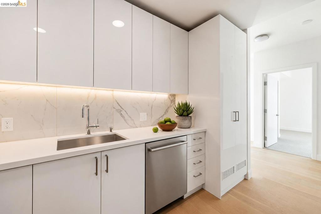 588 Minna St 603
