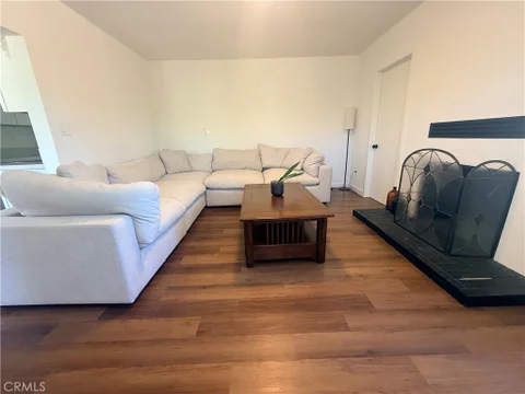 MLS: SW26144395