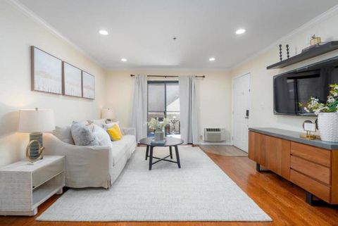 Photo of 880 E Fremont Avenue #203, Sunnyvale, CA 94087 (MLS # ML82047931)