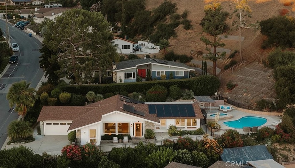 5544 Greenleaf