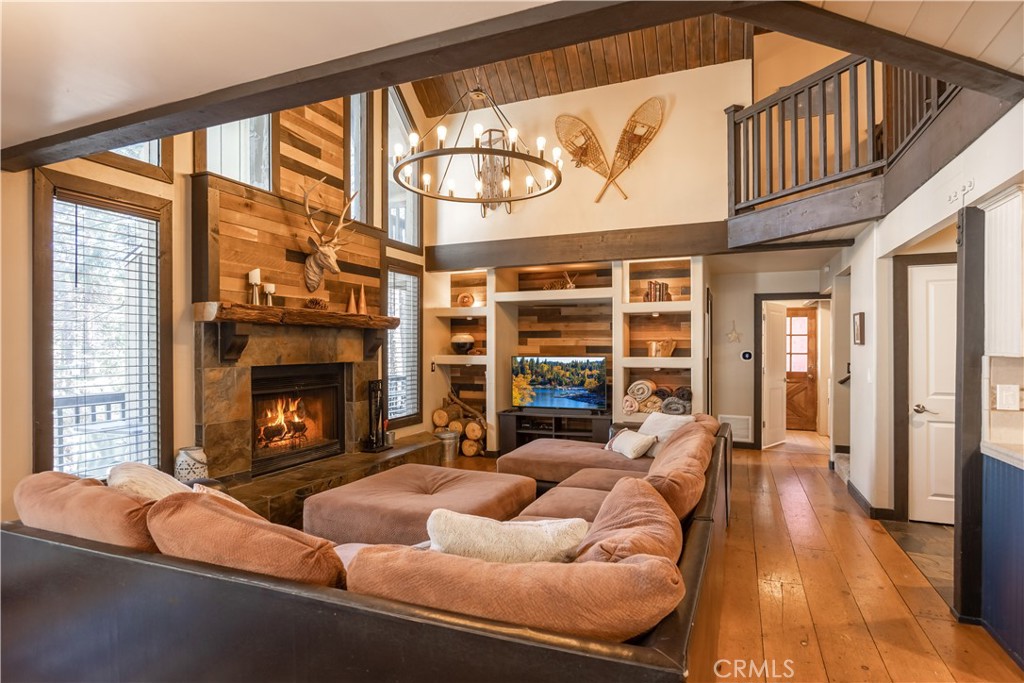 875 Sierra Vista Drive