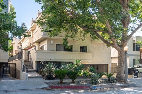 Photo of 14450 Benefit Street #2, Sherman Oaks, CA 91423 (MLS # GD26120972)