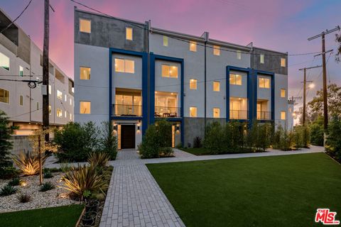 Photo of 5851 Westside Crossing Lane, Los Angeles, CA 90034 (MLS # 26637325)