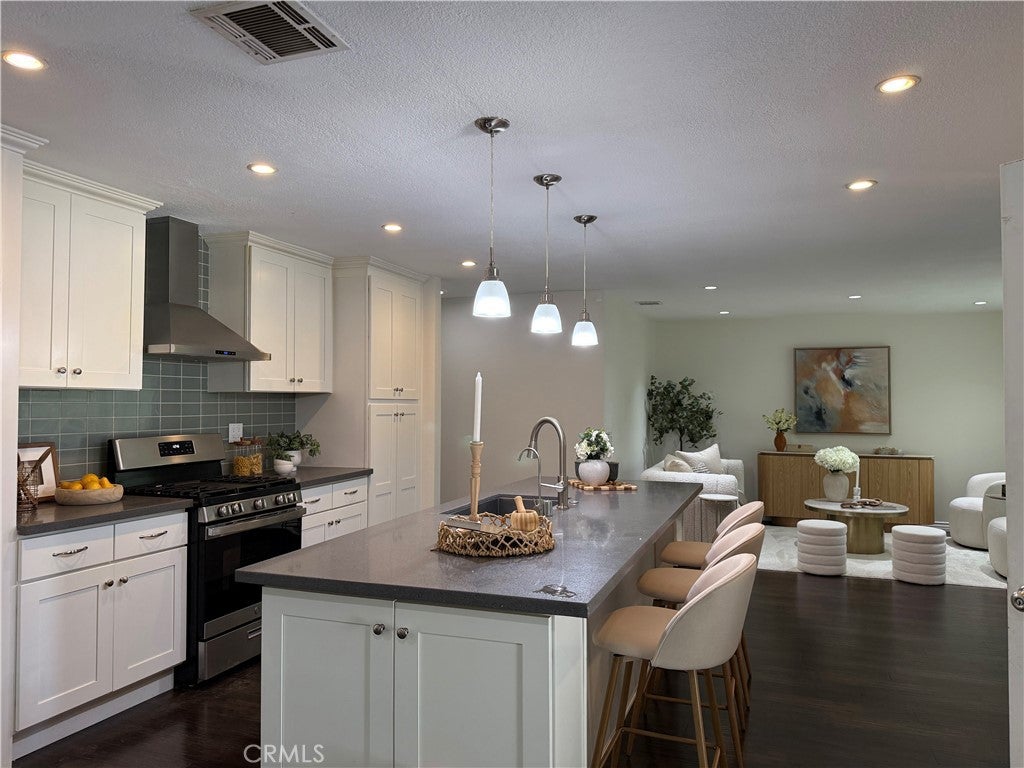 15542 Rolling Ridge