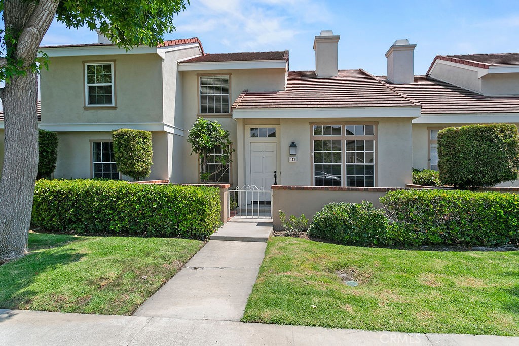 Located in the sought-after community of Columbia Square, this charming 2-bedroom, 2.5-bath home offers the perfect blend of comfort, style, and convenience. Just a short walk to UCI and the University Shopping Center, you’ll enjoy easy access to dining, shopping, and campus life. The open floor-plan is filled with natural light, creating a warm and inviting atmosphere. Both bedrooms are generously sized and feature en suite bathrooms for ultimate privacy. The kitchen boasts brand-new appliances, making meal preparation a joy. Relax or entertain on your private outdoor deck, ideal for enjoying Southern California’s sunny days. With its prime location and welcoming layout, this home is a rare find in one of the area’s most desirable neighborhoods.