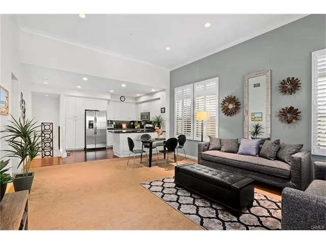 Irvine, California 92618, United States, 2 Bedrooms Bedrooms, ,2 BathroomsBathrooms,Residential,Active,219522