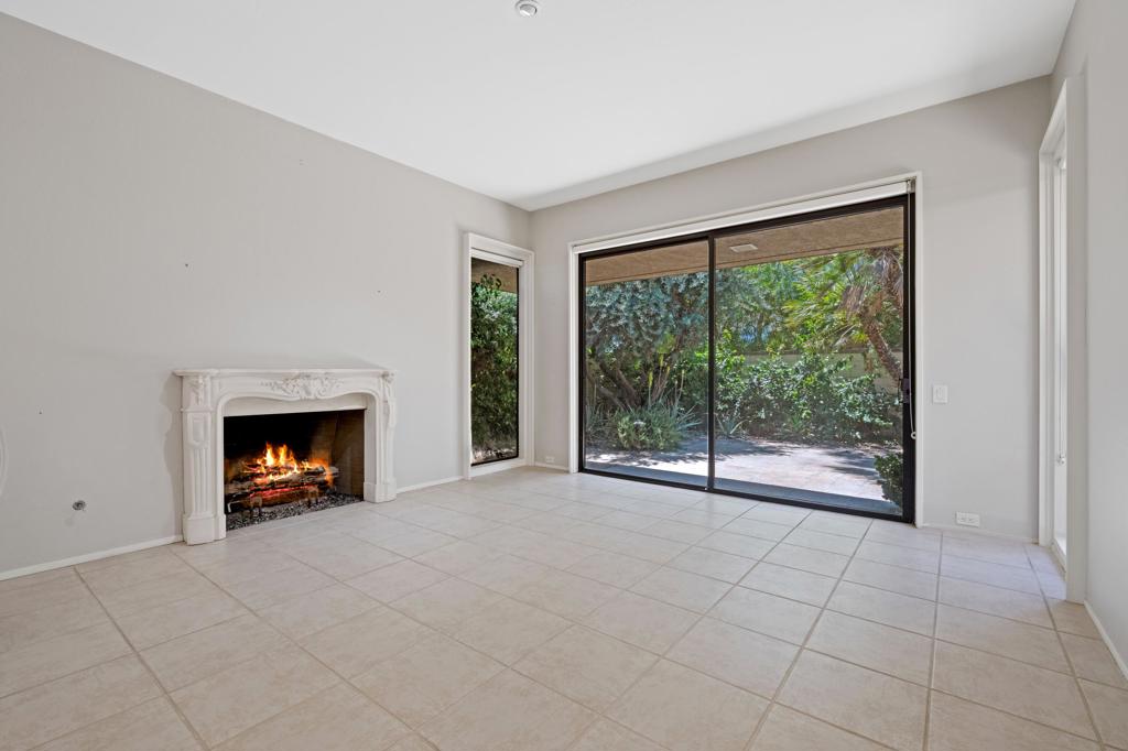 The Springs C.C. - Residential Lease