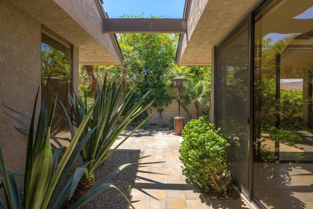 The Springs C.C. - Residential Lease