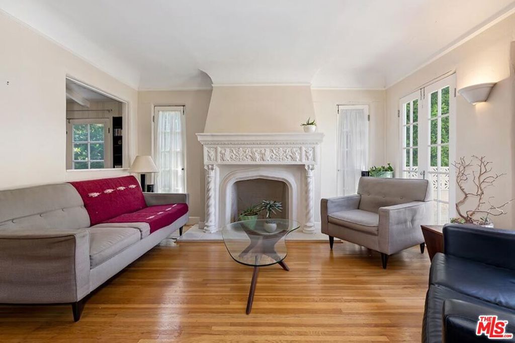 Photo of 830 N Spaulding Avenue, Los Angeles, CA 90046 (MLS # 25586439)