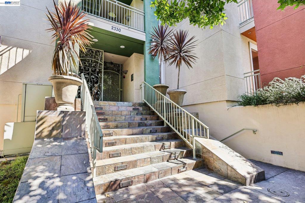 2330 University Ave 120