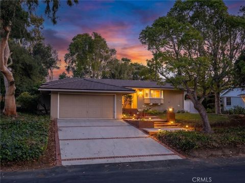 Photo of 4012 Via Opata, Palos Verdes Estates, CA 90274 (MLS # SB26123296)