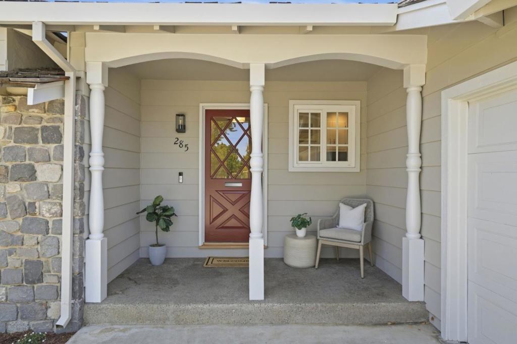 285 Carbonera Avenue
