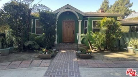 Photo of 1903 S Westgate Avenue, Los Angeles, CA 90025 (MLS # 26840739)