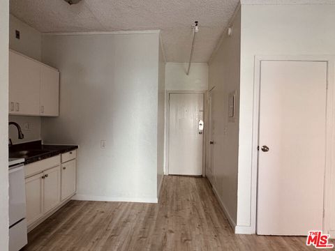 Photo of 920 S Hobart Blvd Blvd #104, Los Angeles, CA 90006 (MLS # 26660403)