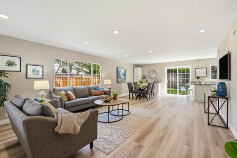 Photo of 252 Vineyard Drive, San Jose, CA 95119 (MLS # ML82033998)