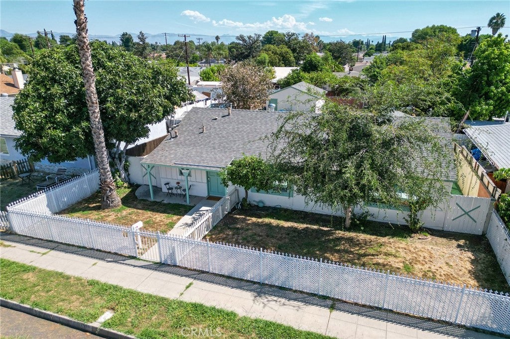 7938 Lindley AVE