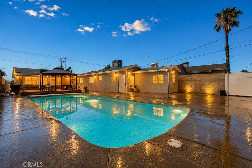 11943 Strathern Street, North Hollywood CA 91605