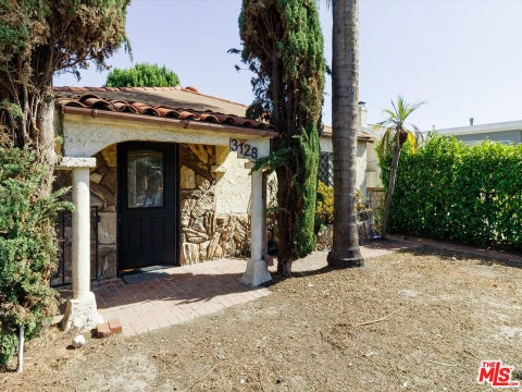Photo of 3128 Vera Avenue, Los Angeles, CA 90034 (MLS # 26104886)