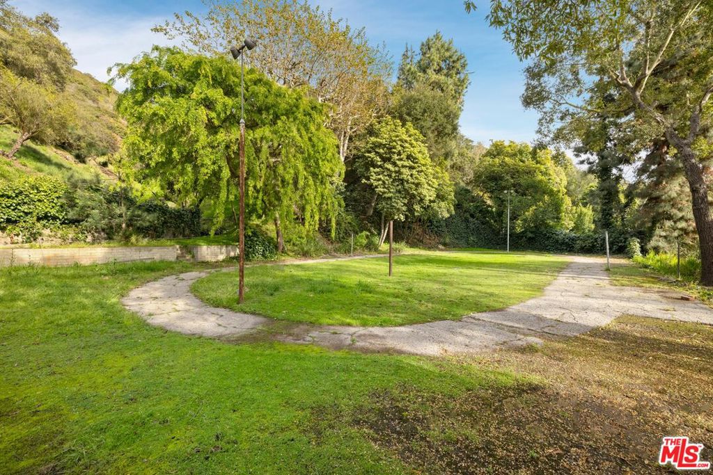 1150 Stone Canyon Road