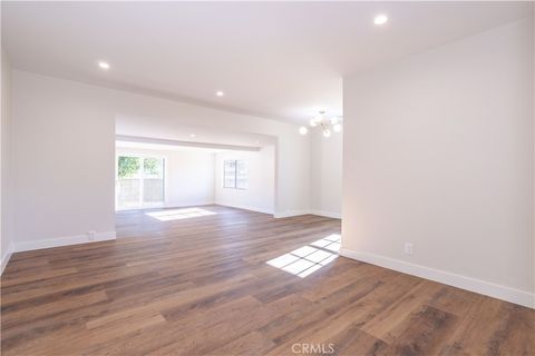 Photo of 8330 Glenoaks Boulevard, Sun Valley, CA 91352 (MLS # BB26006282)