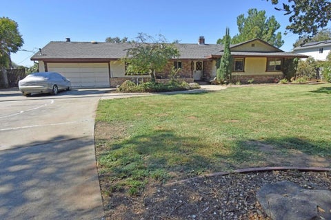 Photo of 13135 Center Avenue, San Martin, CA 95046 (MLS # ML82061948)