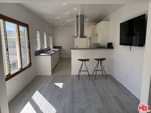 Photo of 243 N Swall Drive, Beverly Hills, CA 90211 (MLS # 26667095)