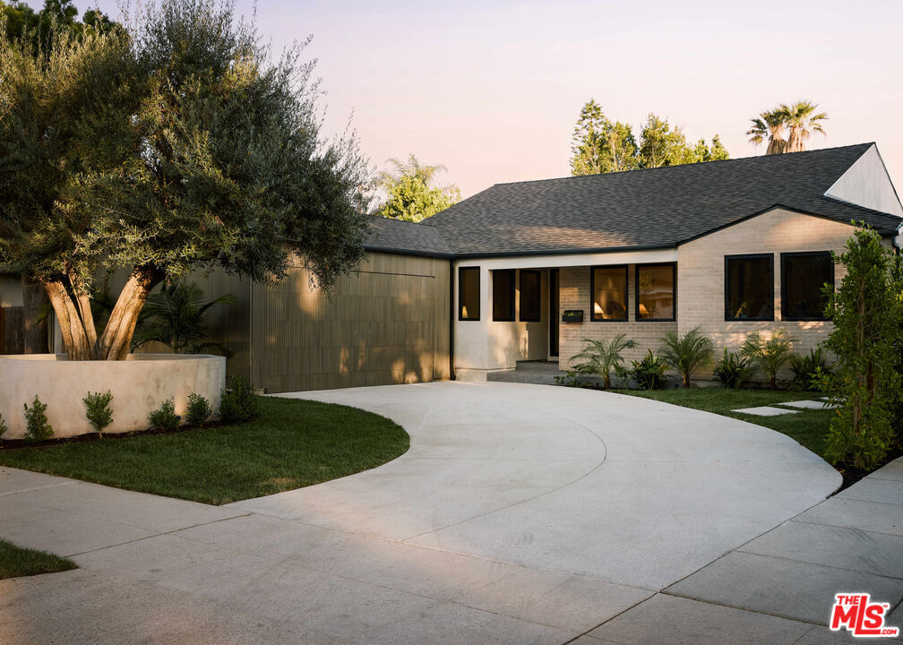 12622 Sarah Street