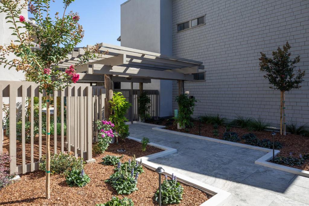 36 Mansion Court