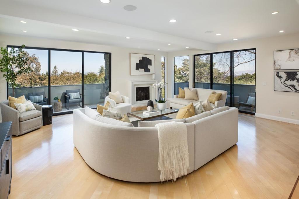 36 Mansion Court