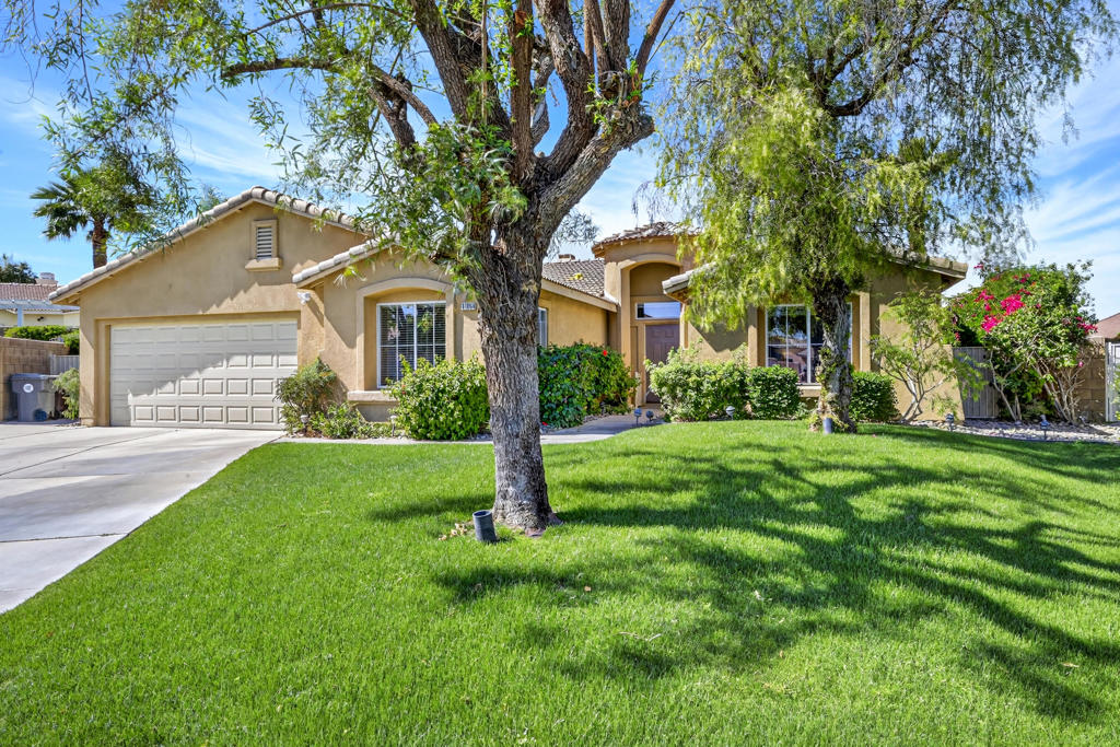 81064 La Reina Circle