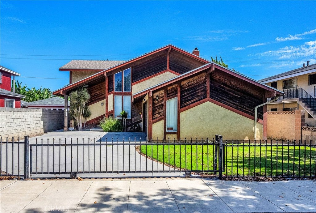 1860 San Francisco Avenue