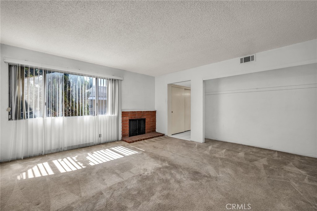 Wrigley Area (WR) - Residential