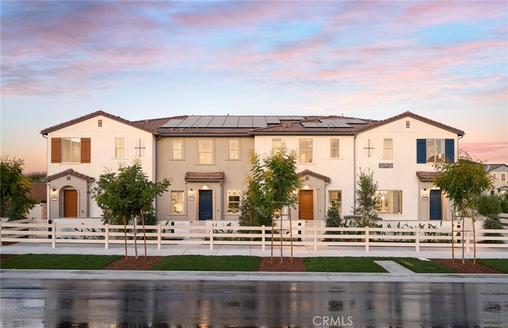 Enjoy sophisticated living in this two-story Plan 1 home at Clover in Wildflower Acres, featuring 2 owner suites, flexible space, modern design, and a prime location in the heart of Ontario.
-Satin white cabinets
-Valentino white countertops at kitchen
-White marble countertops at bathrooms
-Satin nickel hardware
-Kitchen island pendants
-Luxury vinyl plank & Berber carpet