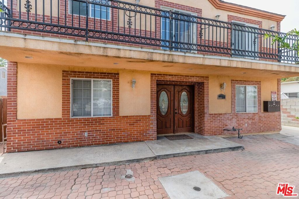 14646 Kittridge Street