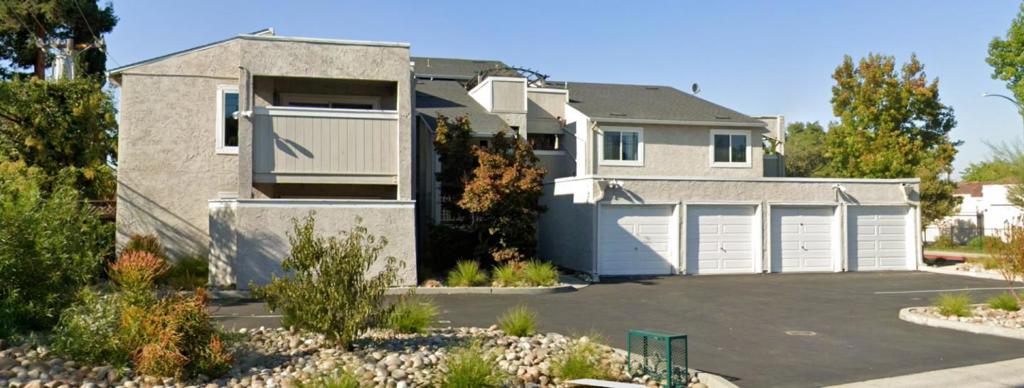 Lower-level 1BR/1BA condo in Villas Grandiosas! Features updated bath, granite kitchen, open layout, private patio, and detached garage. HOA covers water, exterior, roof, and more. Prime location near shops, dining, and freeways, ideal for first-time buyers and investors.