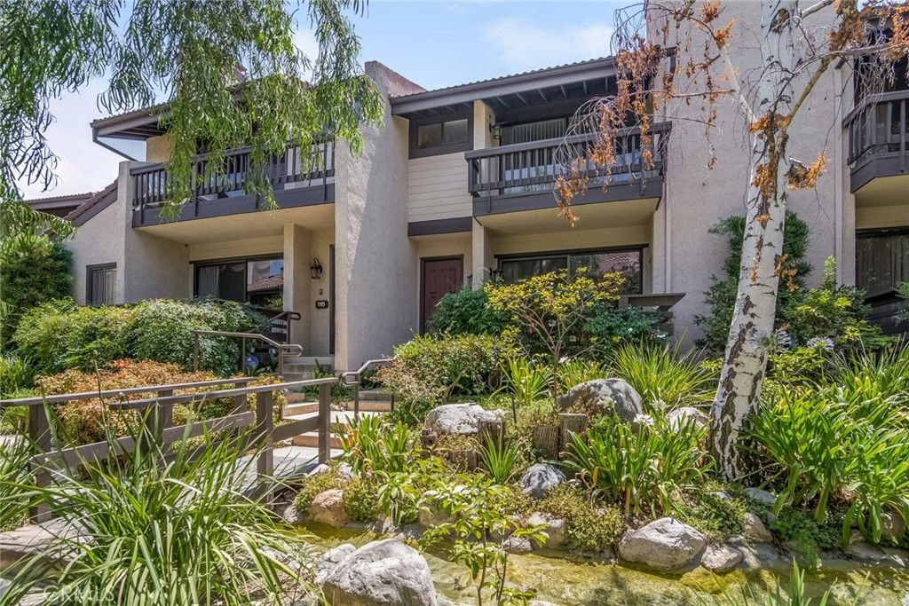 Photo of 5711 Owensmouth Avenue #116, Woodland Hills, CA 91367 (MLS # SR25103514)