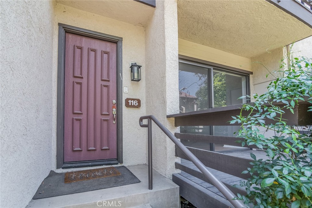 5711 Owensmouth Avenue 116