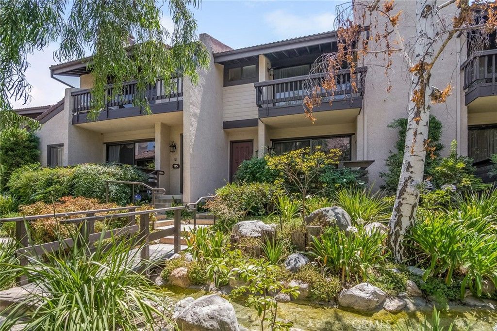 Photo of 5711 Owensmouth Avenue #116, Woodland Hills, CA 91367 (MLS # SR25103514)
